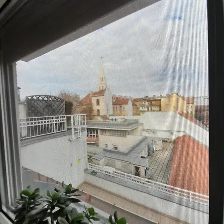 Roof Top Charming Francis Square *